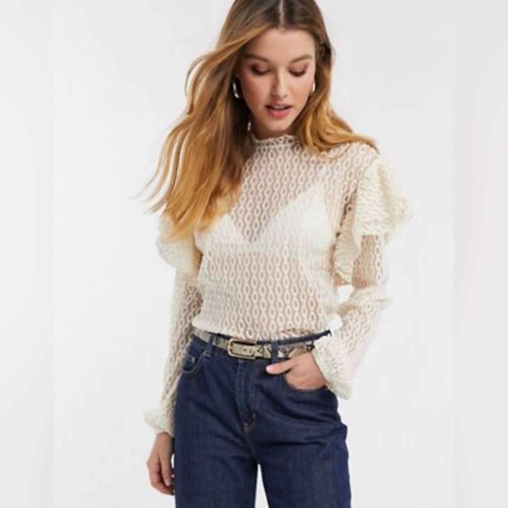 Cream lace long sleeve ruffled top